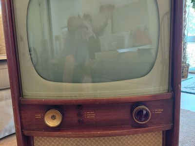 1954 Vintage Stromberg-Carlson Broadview II 21" Bow-Front Television Console – Mahogany