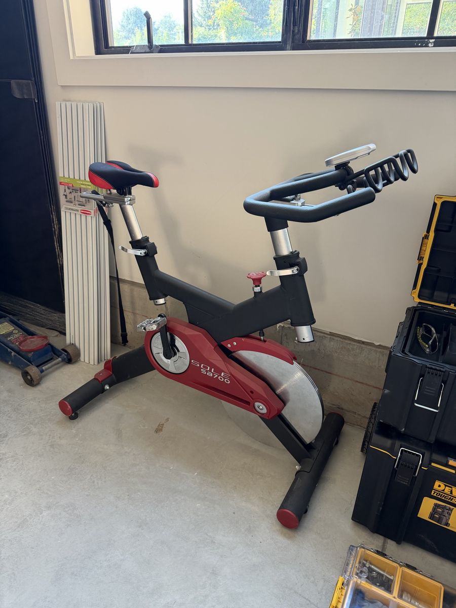 SOLE SB700 stationary spin bike