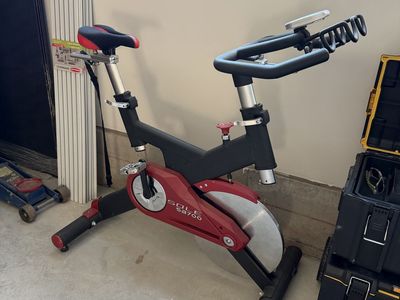 SOLE SB700 stationary spin bike