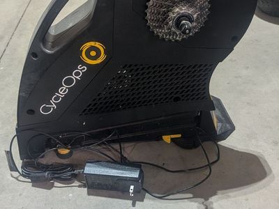 CycleOps Hammer Direct-Drive Cycling Trainer