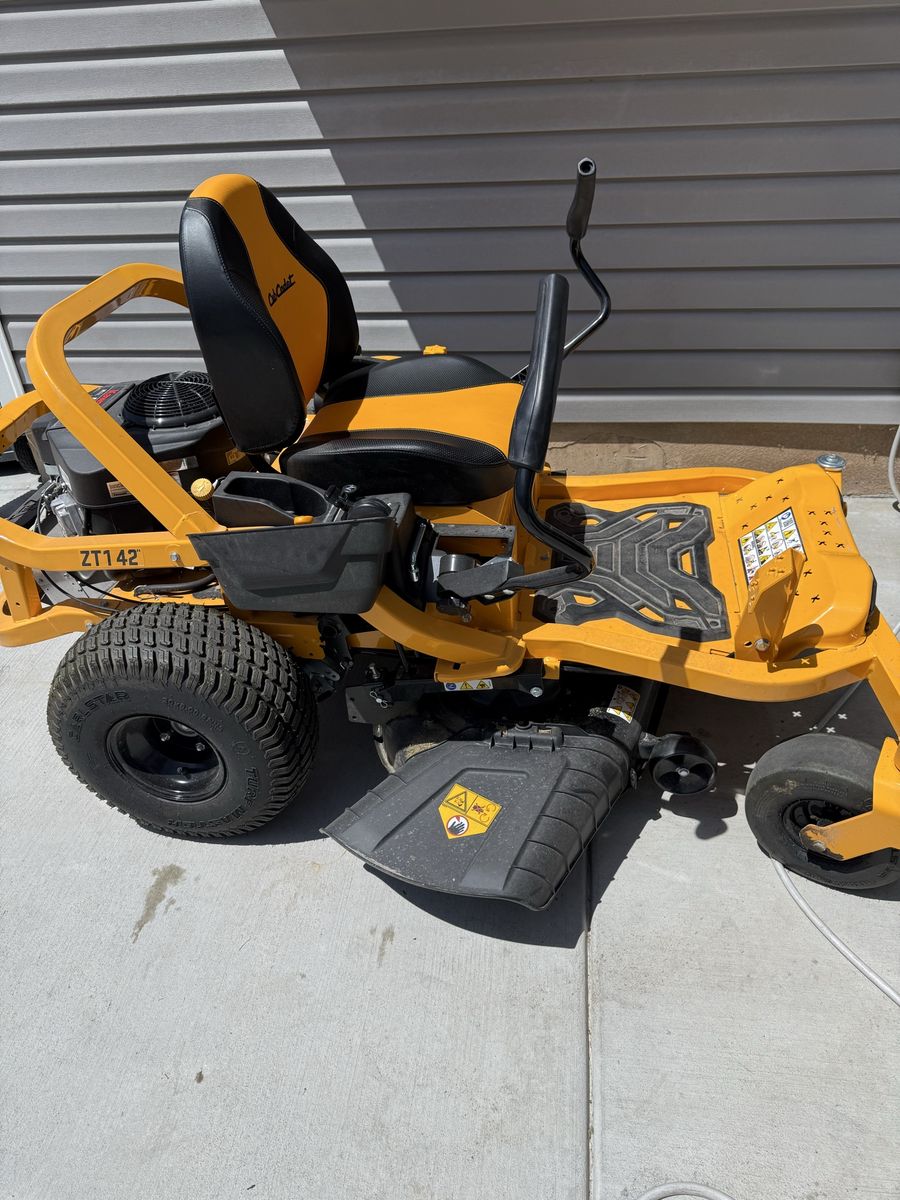 Cub cadet 2025 ultima ZT1 42in zero turn mower