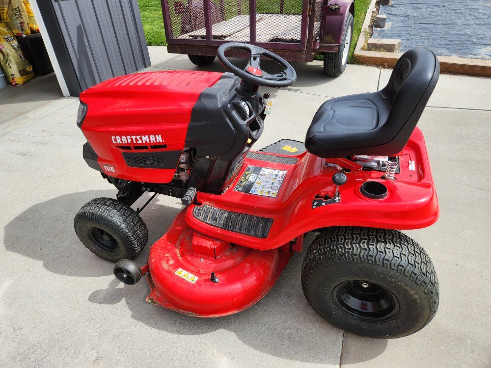 CRAFTSMAN T140 46" RIDING LAWN MOWER