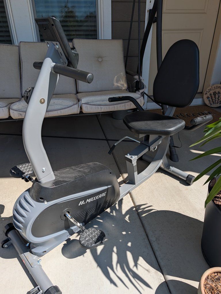 MaxKare Exercise Bike with Digital Monitor