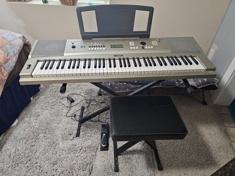 Yamaha YPG-235 Electronic Keyboard