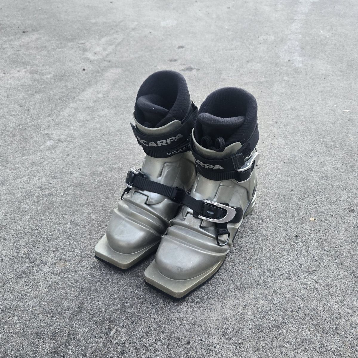 Women's/Girls Scarpa Telemark Sz. 6-6.5 Ski Boots