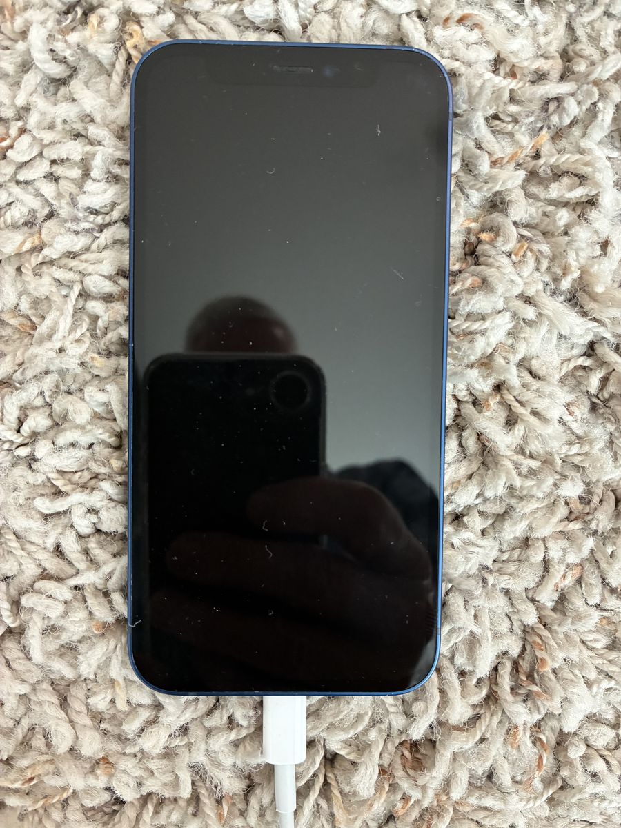 iPhone 12 mini Smartphone great condition. Includes a newer case