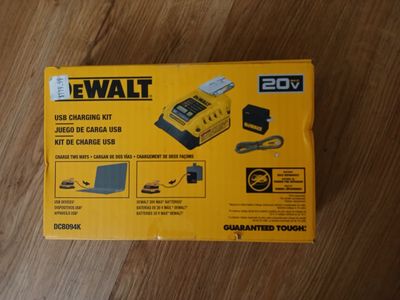 NEW DEWALT 20V MAX USB-C Charging Kit & Power Source (DCB094K) - Factory Sealed