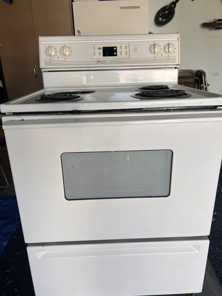 MAYTAG Oven And Stovetop