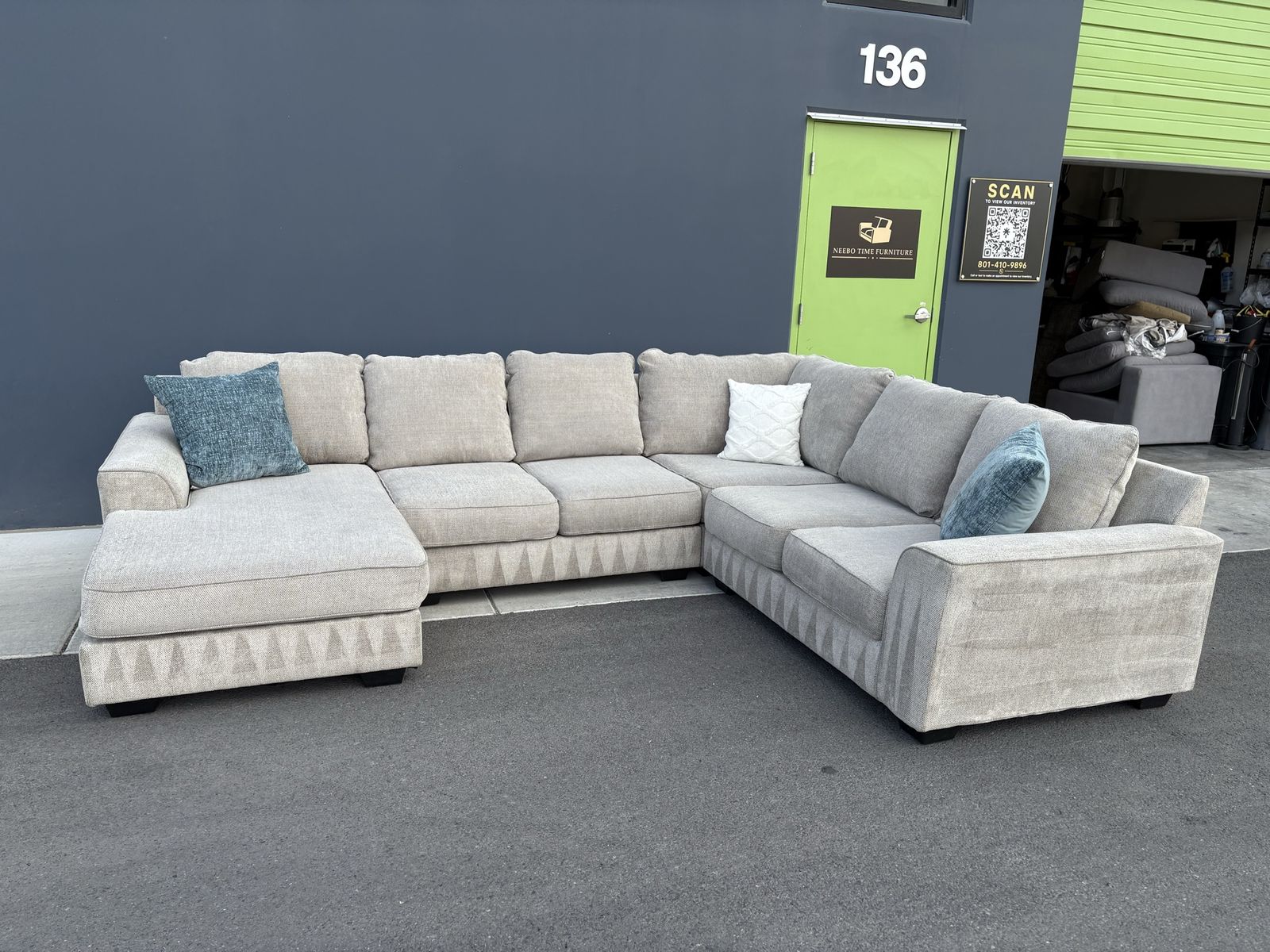 Extra DEEP Sectional (Free Delivery )