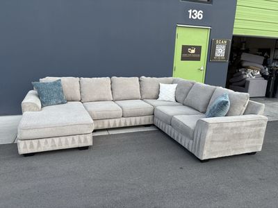 Extra DEEP Sectional (Free Delivery )