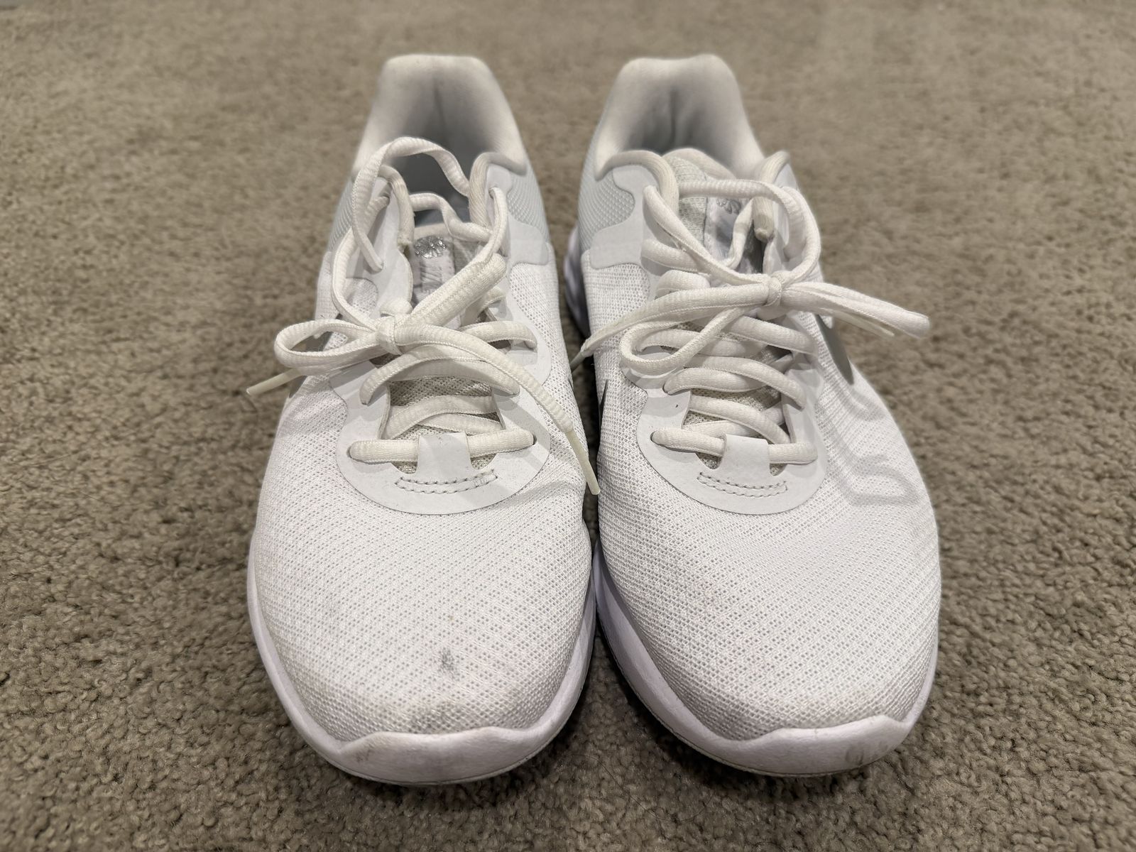 White Nike 8.5