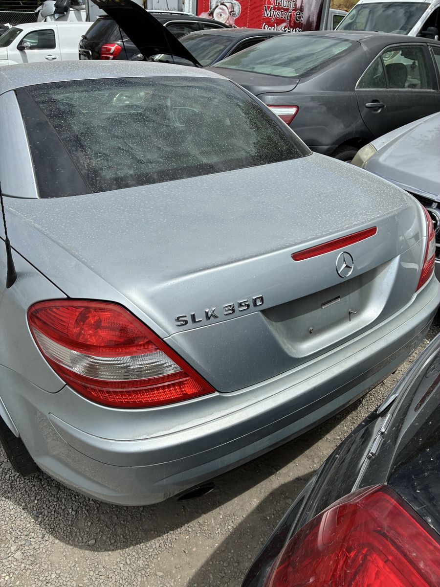 04 Mercedes SLK 350 for parts make offers!!!