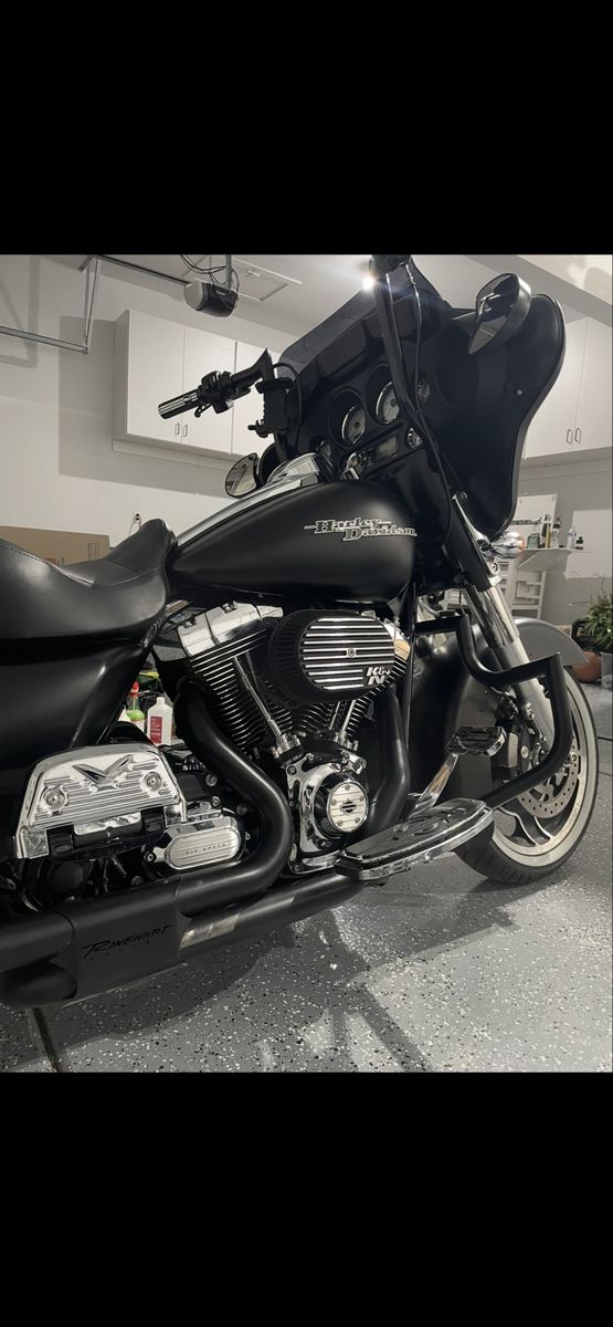 Harley-Davidson Road Glide Custom FLTRX (2013) - 103ci Engine, Matte Black, Excellent Condition