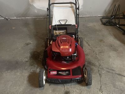 Toro Recycler 22" Personal Pace Self-Propelled Walk-Behind Gas Mower with Bag