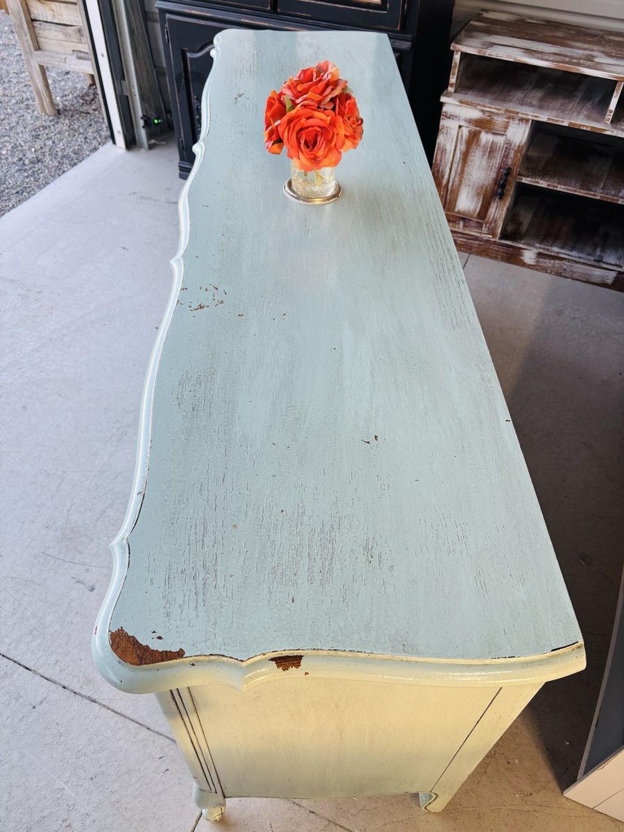 Main image 3