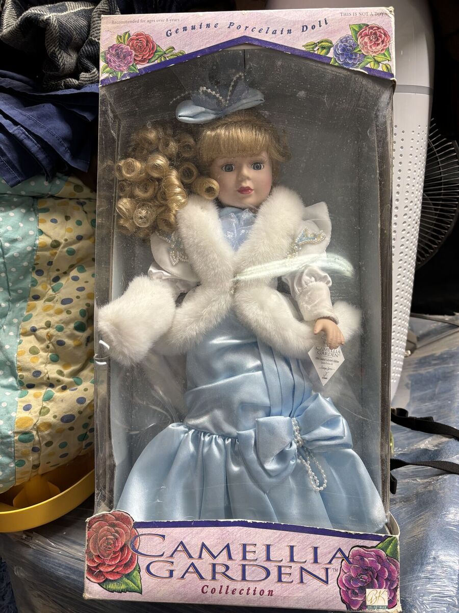 Camellia Garden Collection Genuine Porcelain Doll Brand New 1997 #71798