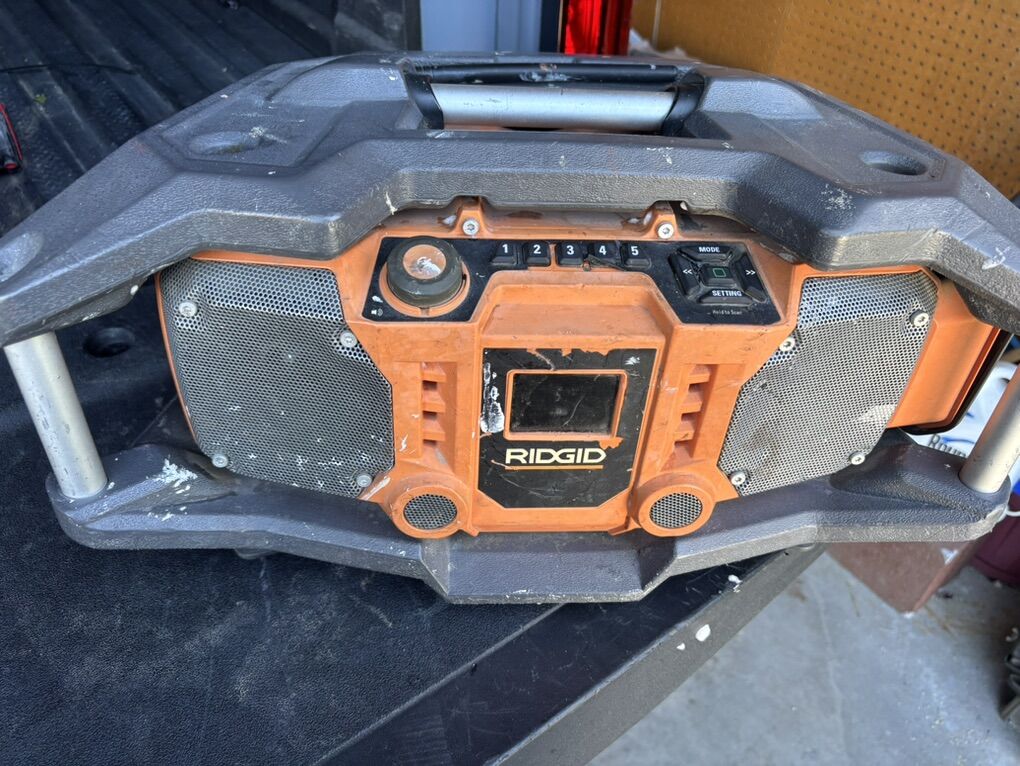 Ridgid Job Site Radio, Not Pretty But Works Good!