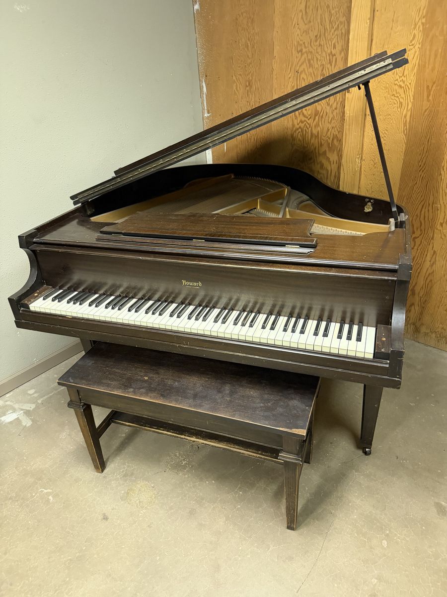 BABY GRAND PETITE 4'5" Walnut Satin BALDWIN/Howard