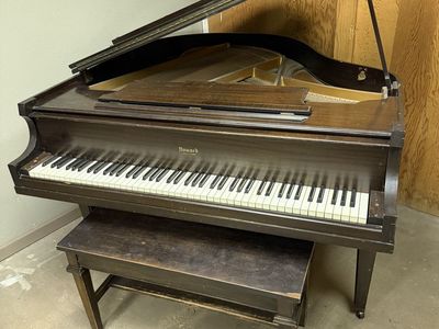 BABY GRAND PETITE 4'5" Walnut Satin BALDWIN/Howard
