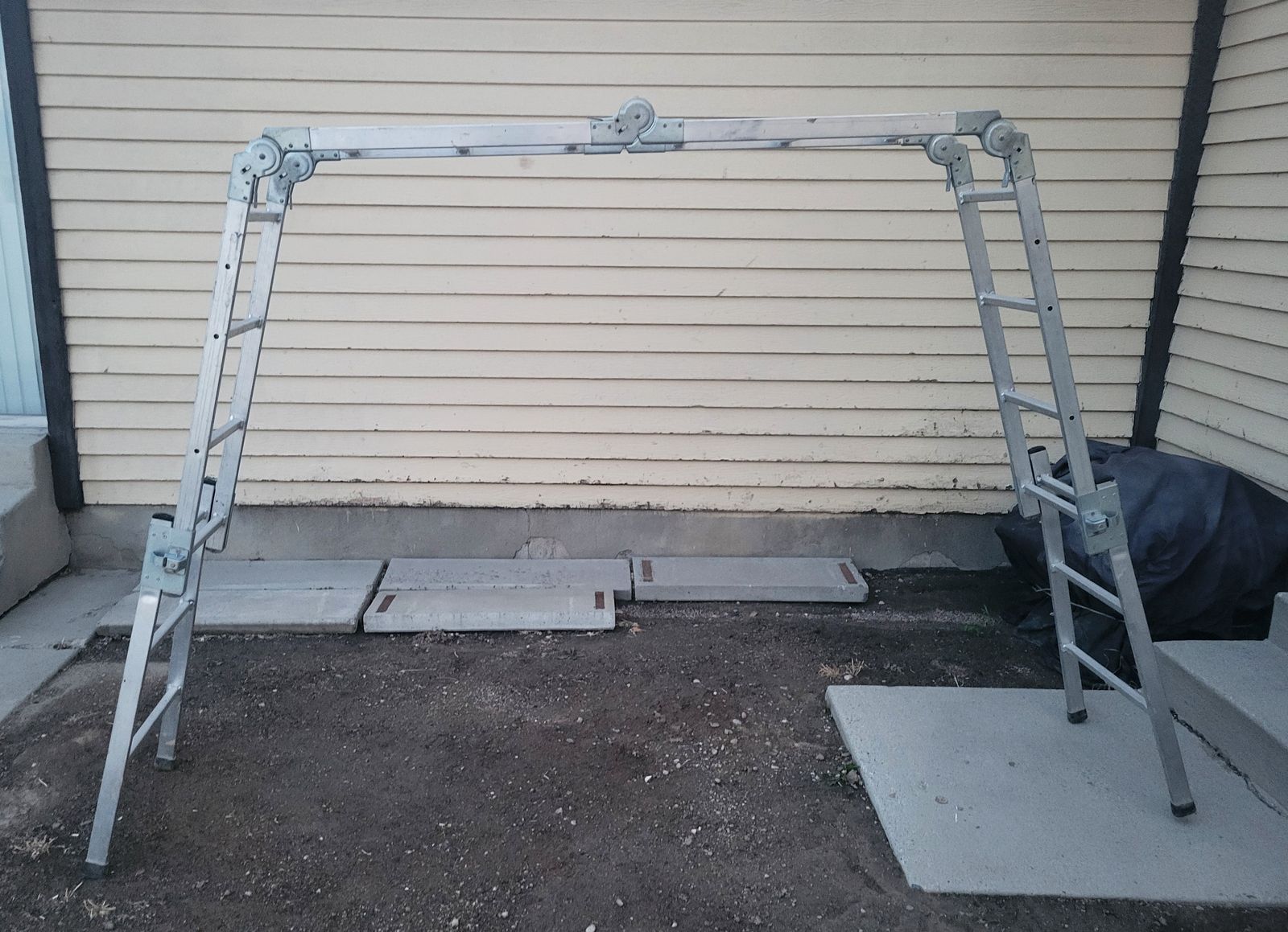 aluminum scaffolding ladder