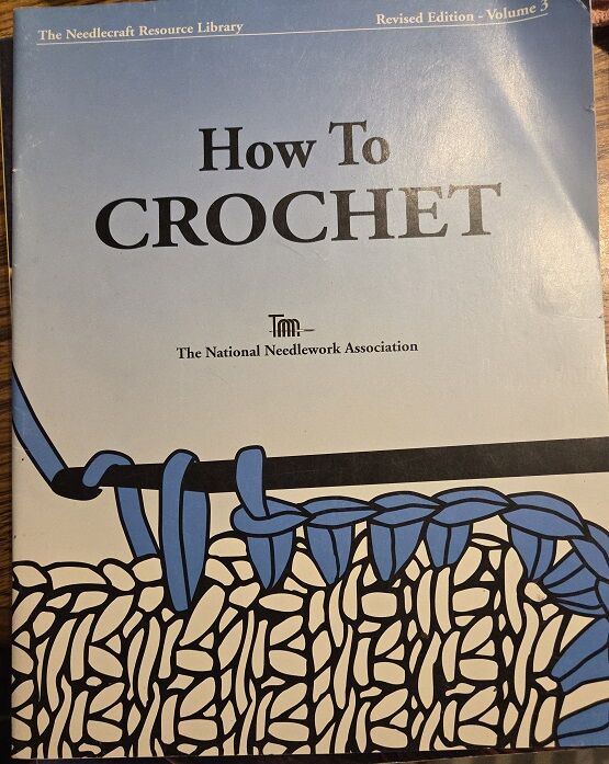 SET OF 2 BOOKS HOW TO CROCHET AND THE BIG BOOK OF KNITTING