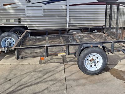 Tractor supply 5x8, load ramp and tilts, good lights