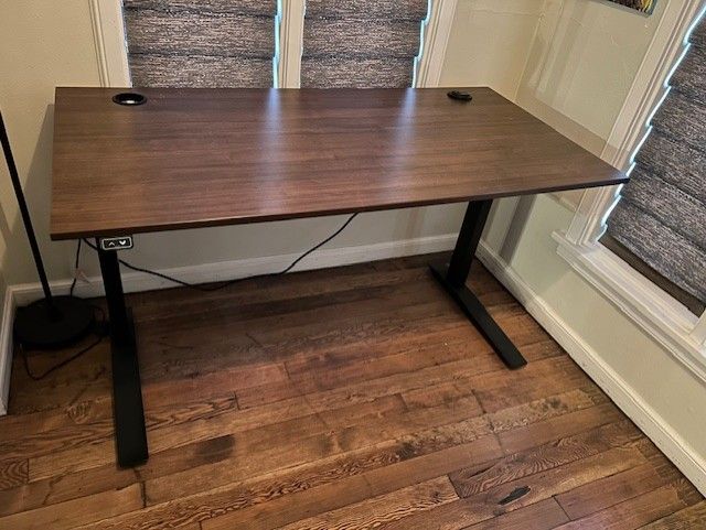 ELECTRIC STANDING DESK