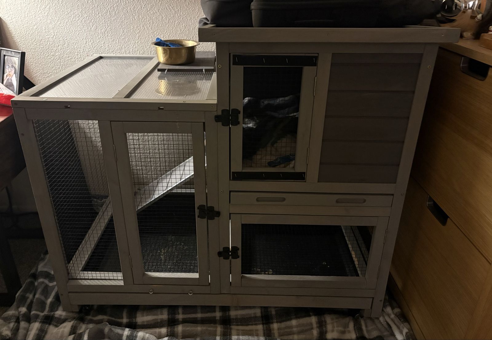 Rabbit or small chicken hutch