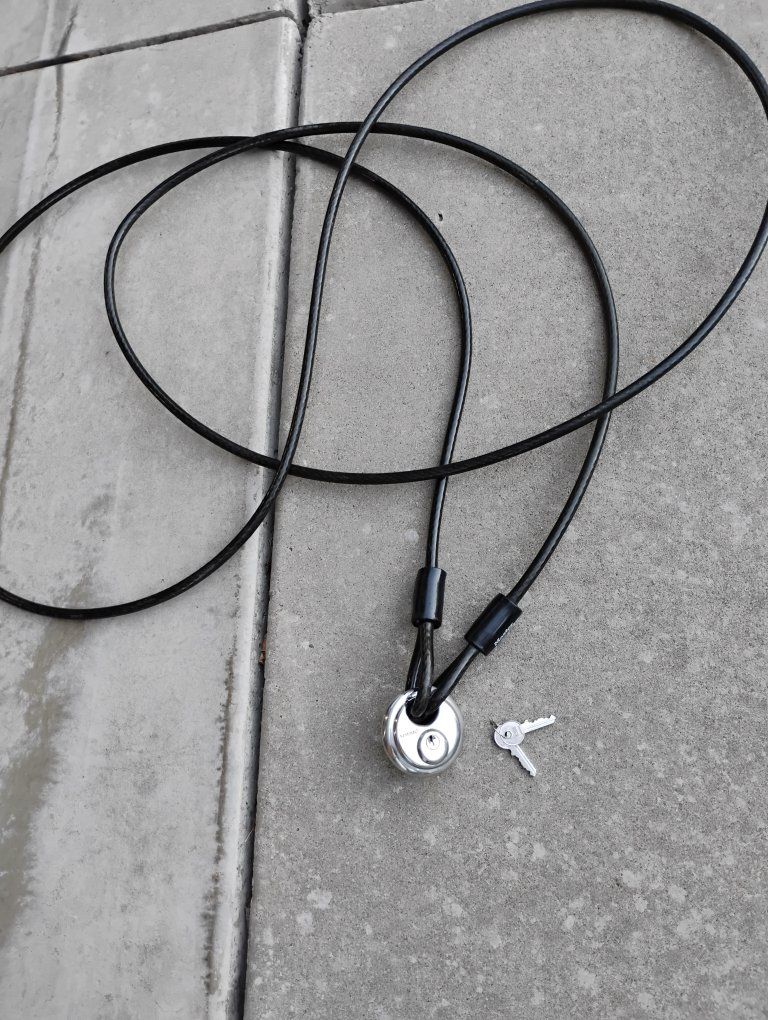 Master Lock Black Cable with U-Haul Stainless Steel Disc Lock and Keys