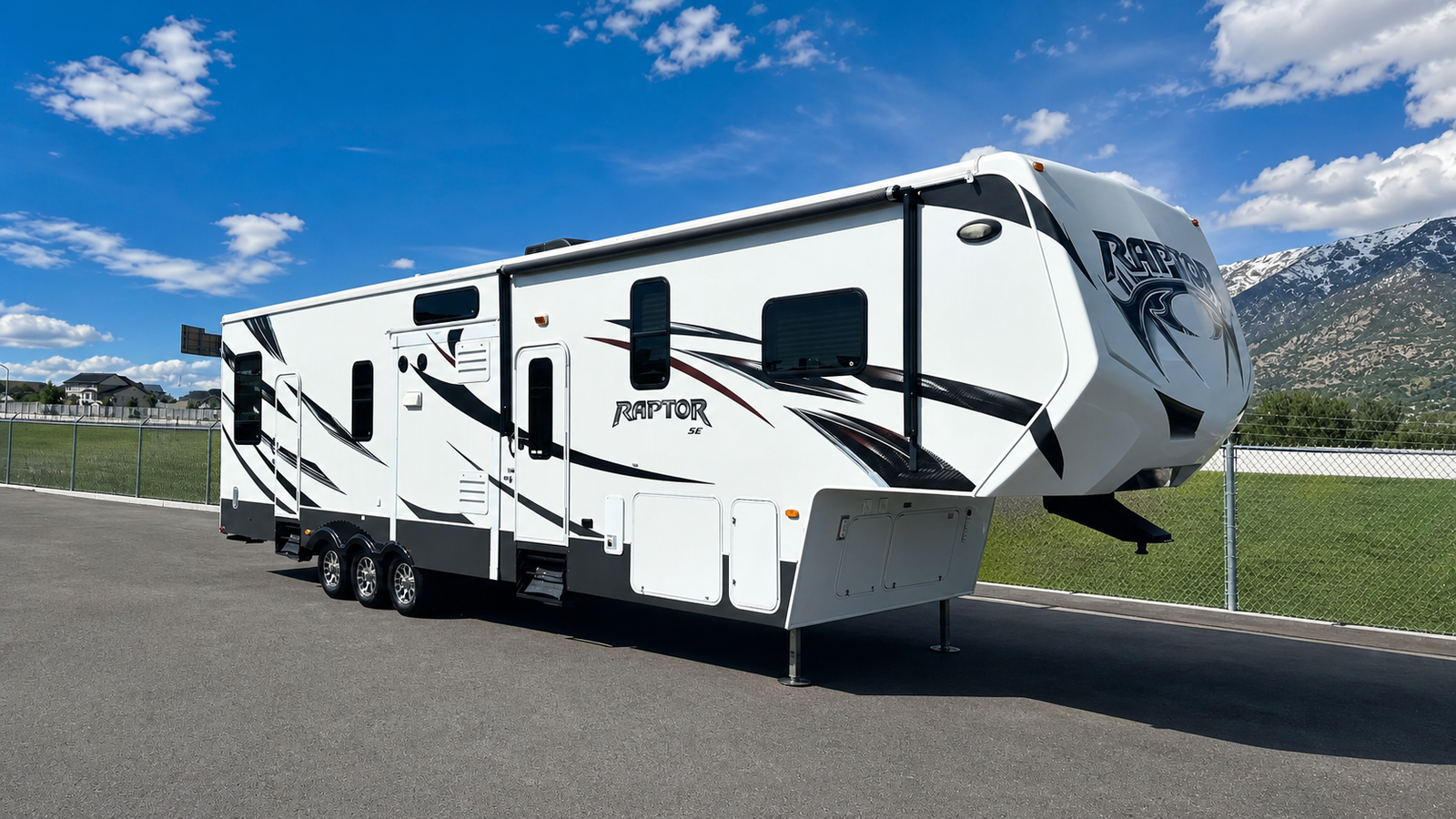 2013 Keystone Raptor