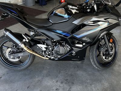 2025 Kawasaki Ninja 500 SE/ABS