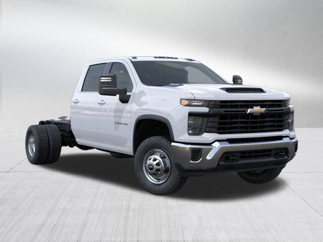 2026 Chevrolet Silverado 3500HD CC Work Truck