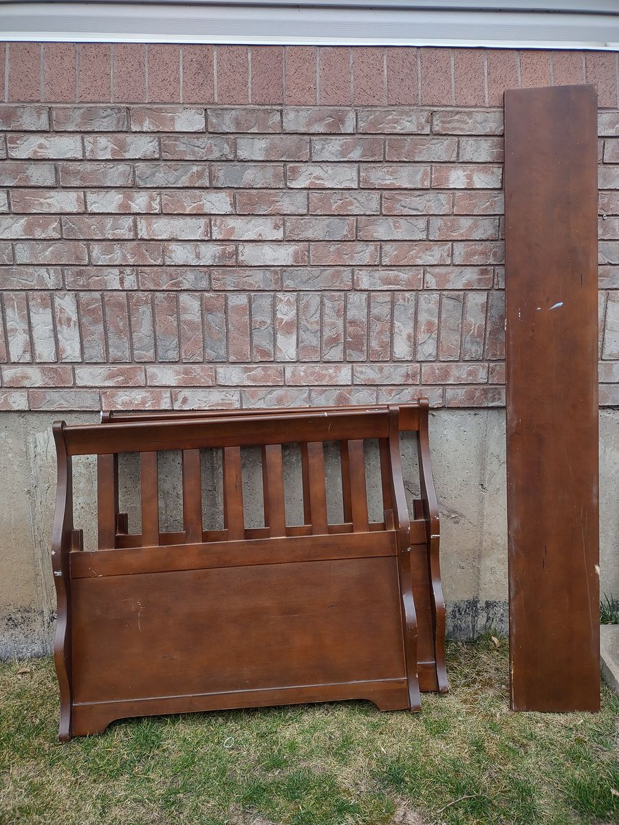 Daybed with Trundle- $40