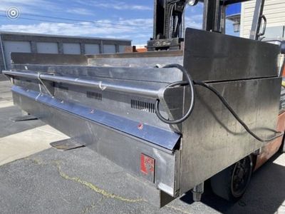 Wolf RG72C-4 Natural Gas Commercial Range w/ Griddle & Oven - 20,000 BTU/Hr