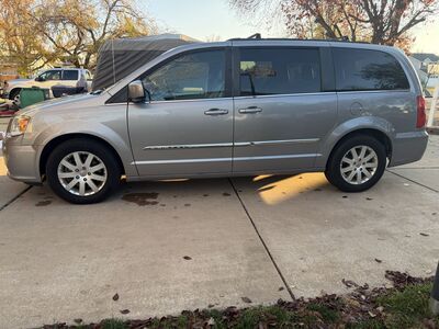 2015 CHRYSLER TOWN AND COUNTRY Touring