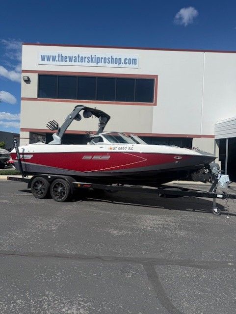 2018 MB B52 23’