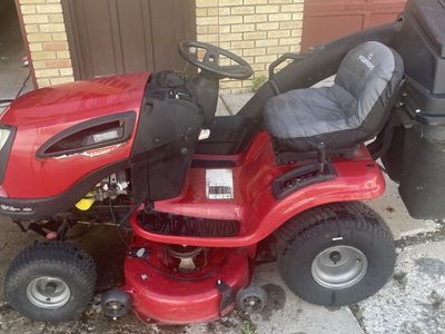 2010s Craftsman YT3000 Riding Mower — 21HP B&S Platinum, Bagger Included, Runs Great