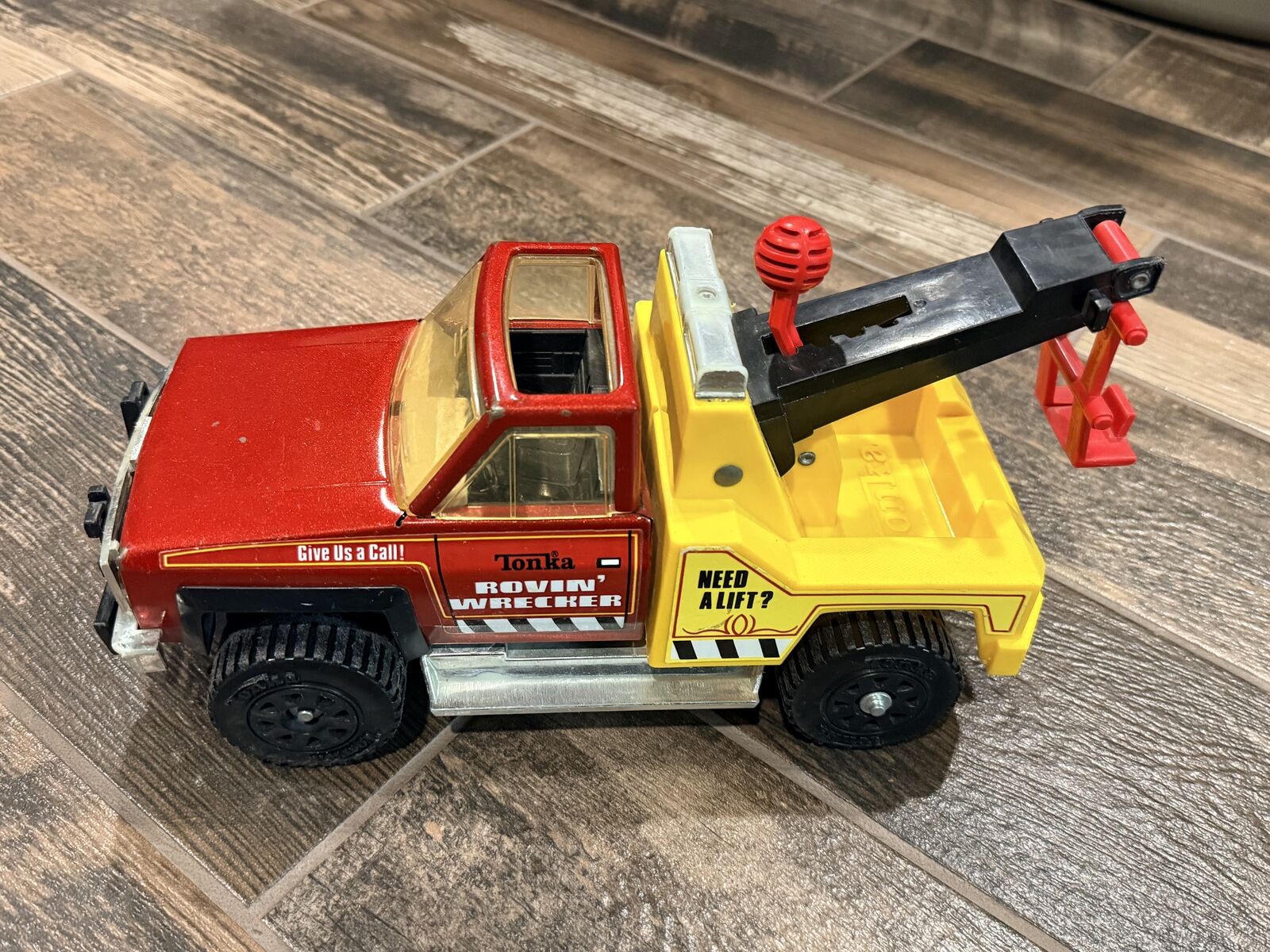 Vintage 1983 Tonka Truck Wrecker Tow Truck