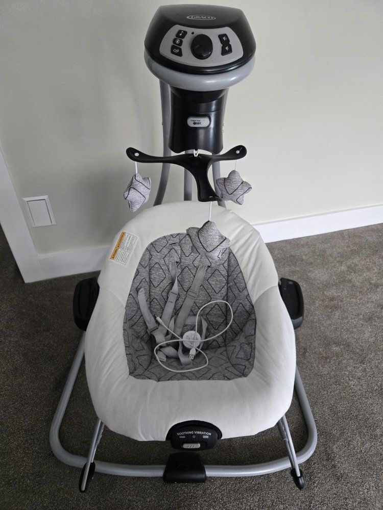 Graco Baby Swing and Soother with Vibration, Music, and Overhead Mobile