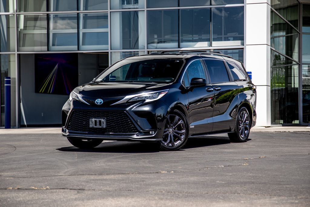 2021 Toyota Sienna XSE 7-Passenger