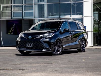 2021 Toyota Sienna XSE 7-Passenger
