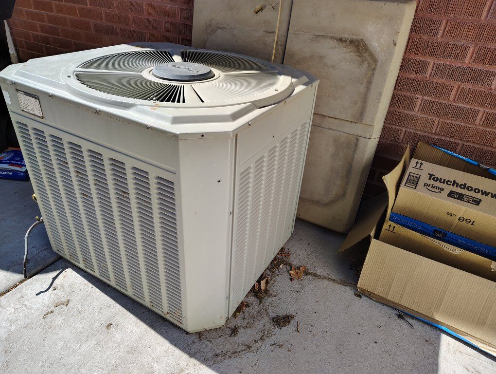 Trane AC condenser unit HVAC 4 Ton