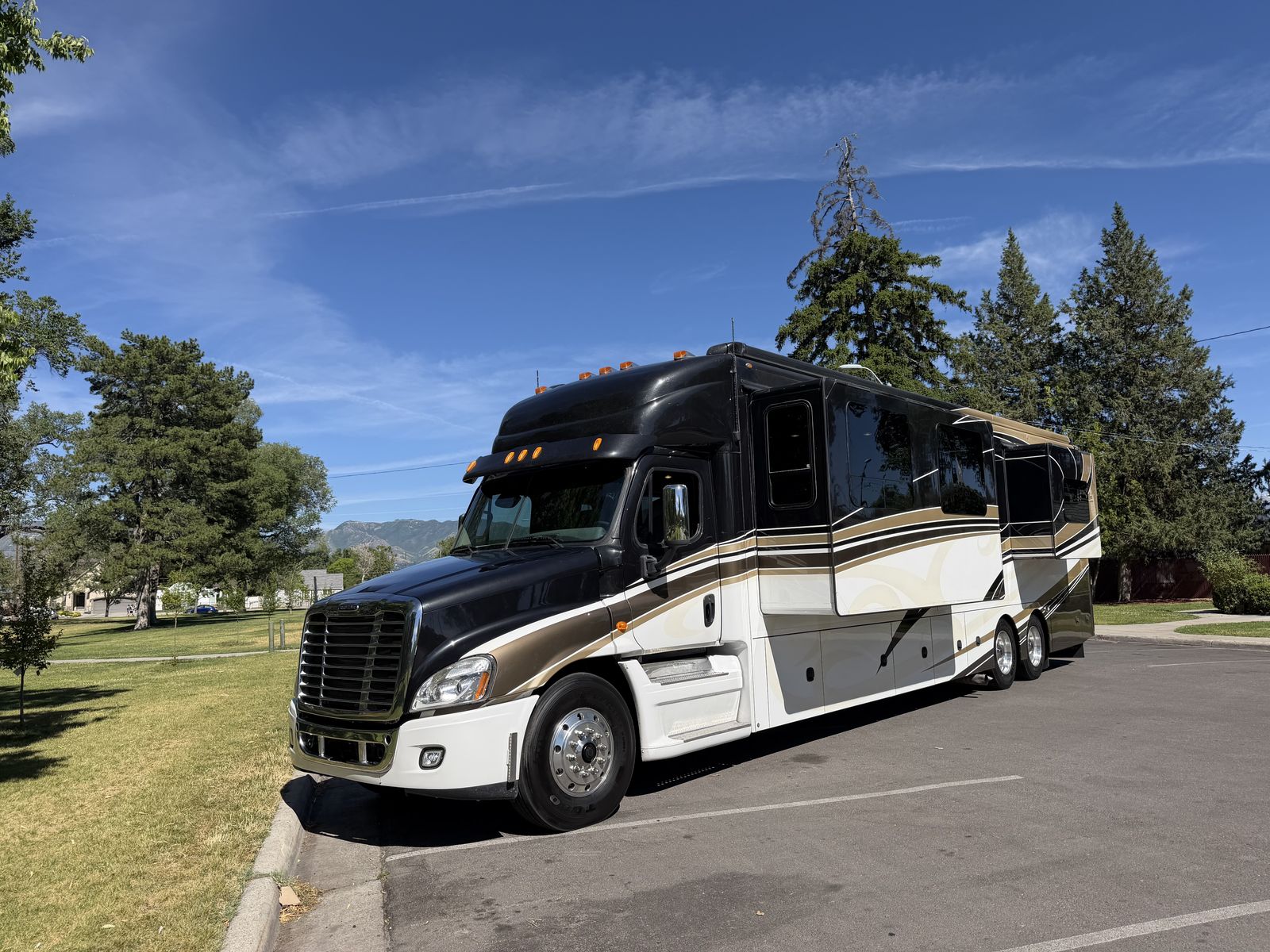 2014 Renegade Ikon 34RF Super C Diesel Toterhome Like Dynamax Newmar Superstar Jayco Seneca Prestige