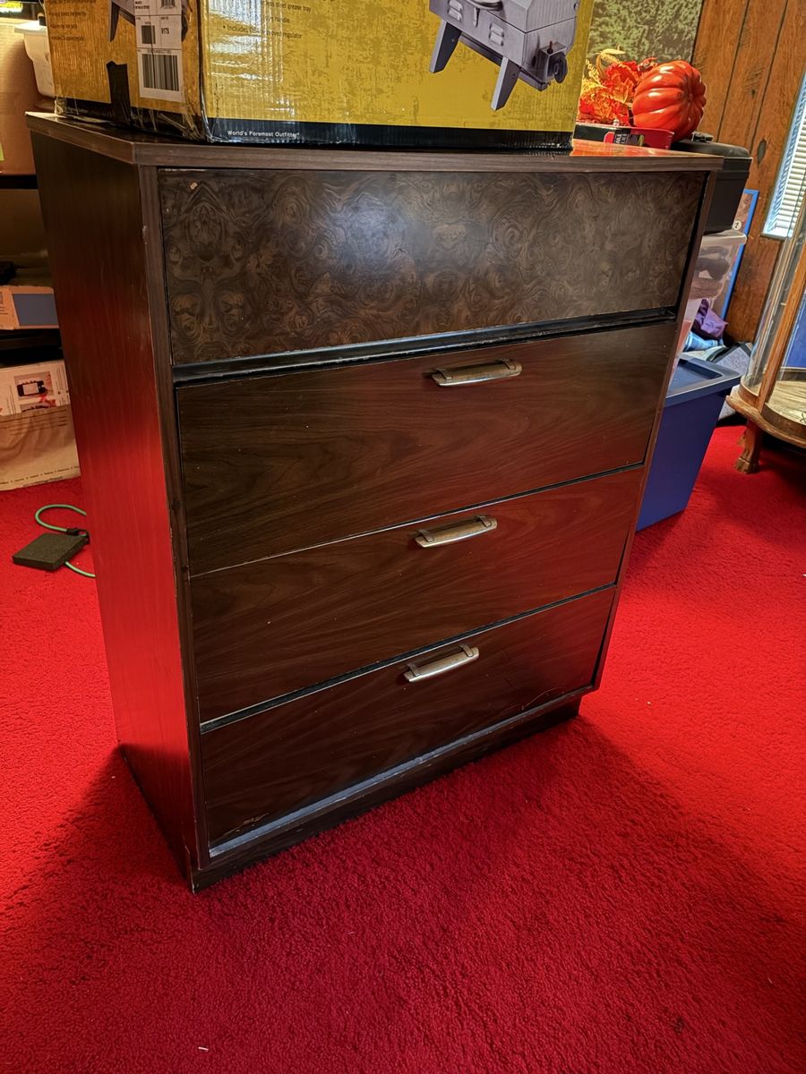 Dresser