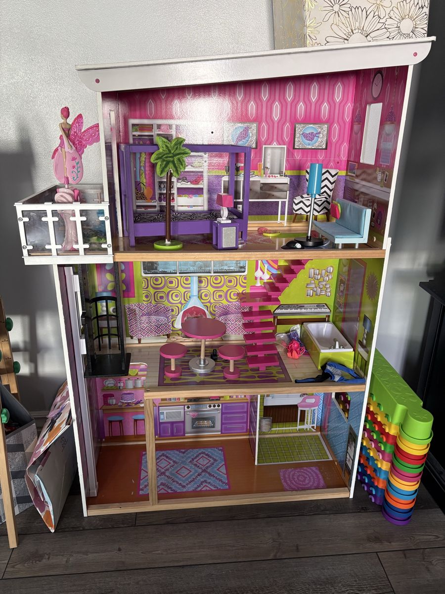 Big Ole Barbie House