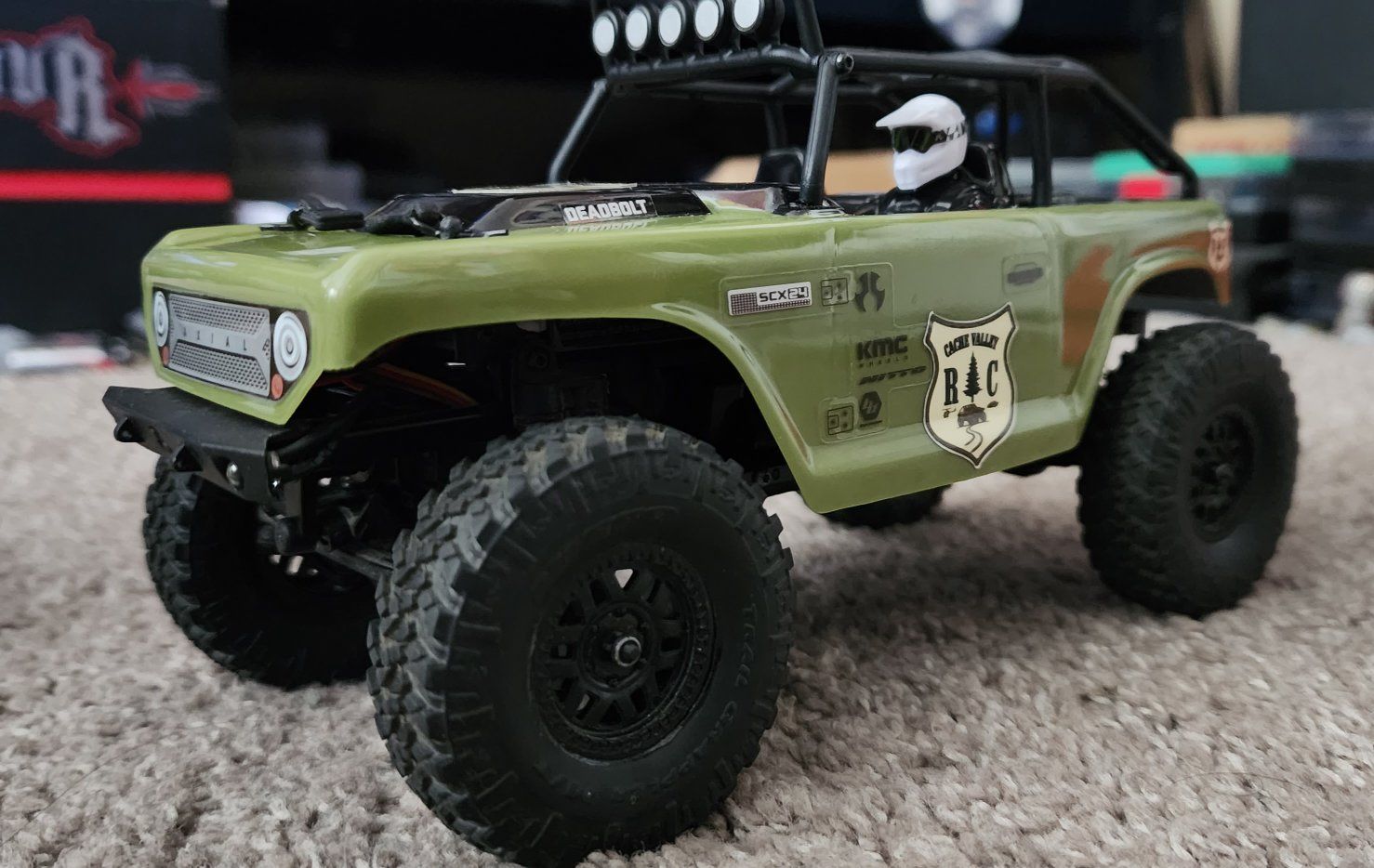 Axial scx24 deadbolt rock crawler
