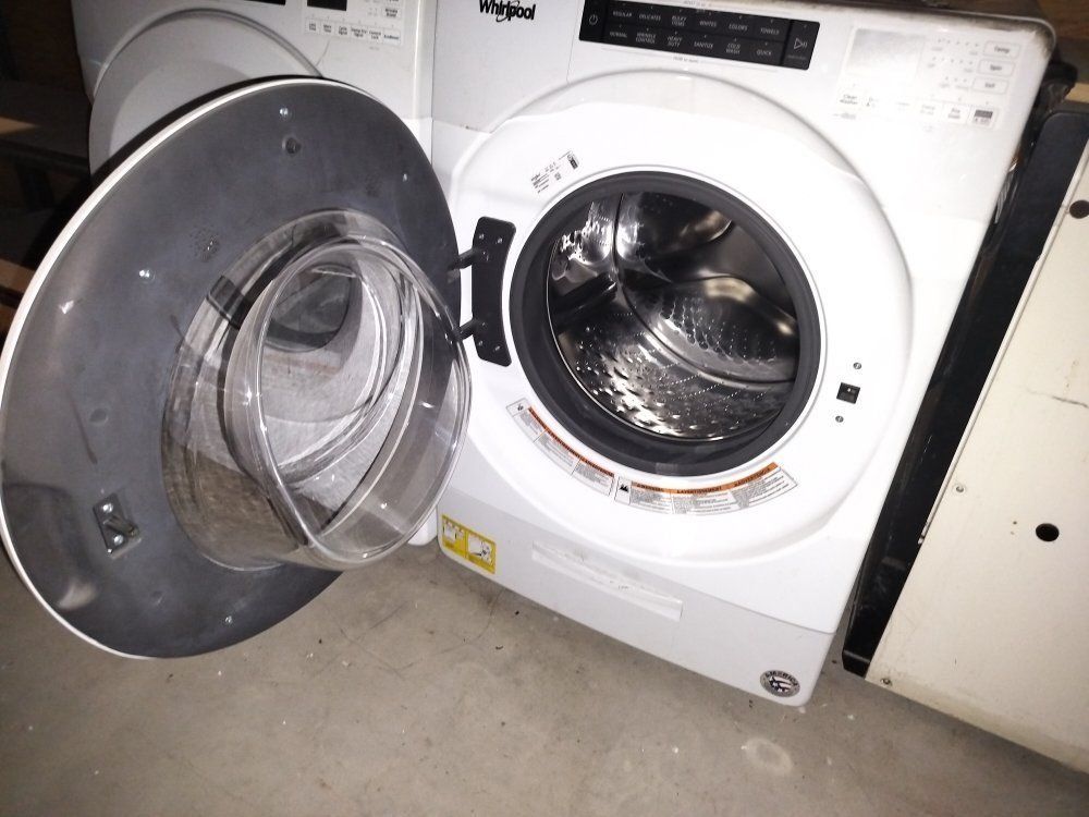 Whirlpool Front Load washer White Gas