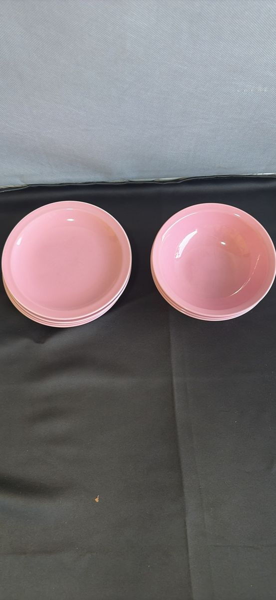 Pink Plastic Bowls and Plates Set - 16 Piece