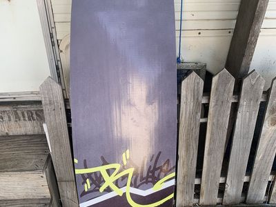 Hyperlite Broam 139 cm Team Design Wake Surf Skate Board with E-Core - Excellent Condition
