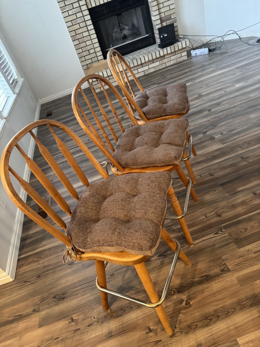4 Great barstools for sale!